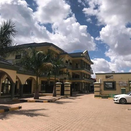 The Prince Charles Hotel Lusaka Exterior foto