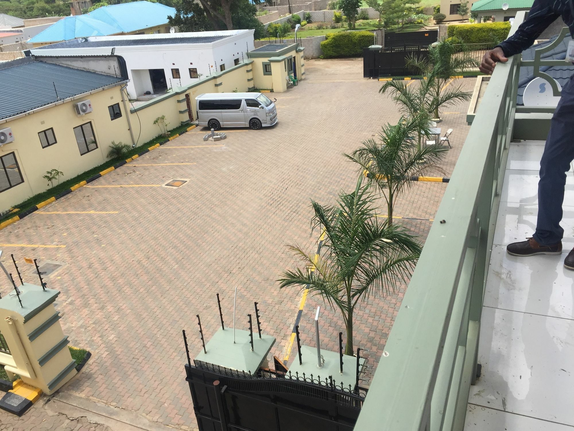 The Prince Charles Hotel Lusaka Exterior foto